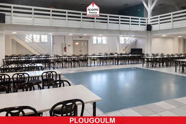 A VENDRE - BATIMENT DE 500M² TOUT USAGE SUR +2200M² DE TERRAIN CONSTRUCTIBLE - USAGE ACTUELLE SALLE DE RECEPTION - PARKING - RARE - SPECIAL INVESTISSEUR
