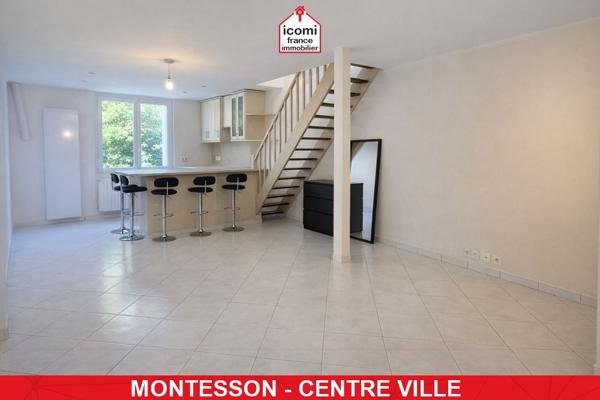 A VENDRE - APPARTEMENT DUPLEX AU 1ER ET COMBLES DE 65 M² - PIECE DE VIE DE 35M - 1/2 COUCHAGES - PARKING - CALME - ESPACES COMMUNS ARBORES - RARE