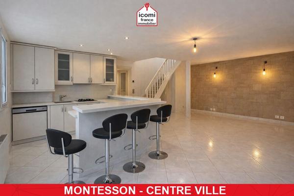 A VENDRE - APPARTEMENT DUPLEX AU 1ER ET COMBLES DE 65 M² - PIECE DE VIE DE 35M - 1/2 COUCHAGES - PARKING - CALME - ESPACES COMMUNS ARBORES - RARE