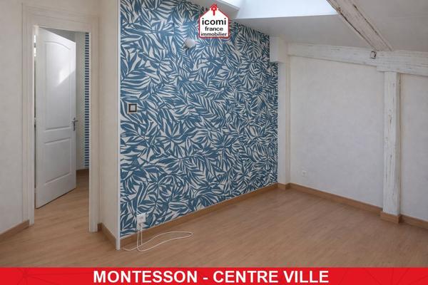 A VENDRE - APPARTEMENT DUPLEX AU 1ER ET COMBLES DE 65 M² - PIECE DE VIE DE 35M - 1/2 COUCHAGES - PARKING - CALME - ESPACES COMMUNS ARBORES - RARE
