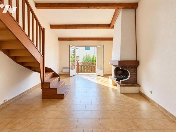 Cagnes-sur-Mer – Maison d’environ 148 m² avec terrasse, jardin et vaste rez-de-jardin