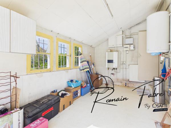 Maison plain pied de 4 chambres avec grand jardin et dépendances.