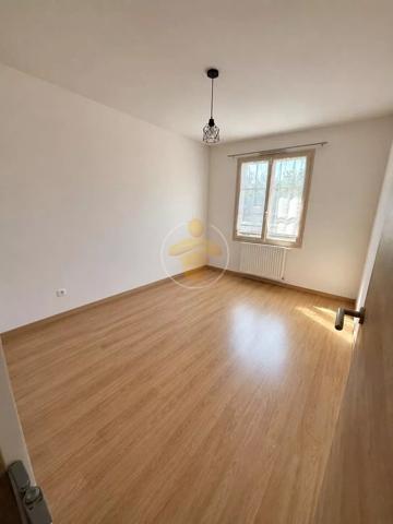 Vente                                                      Maison
                        
                     3 pièces                      77 m2                     à Saint-Gobain