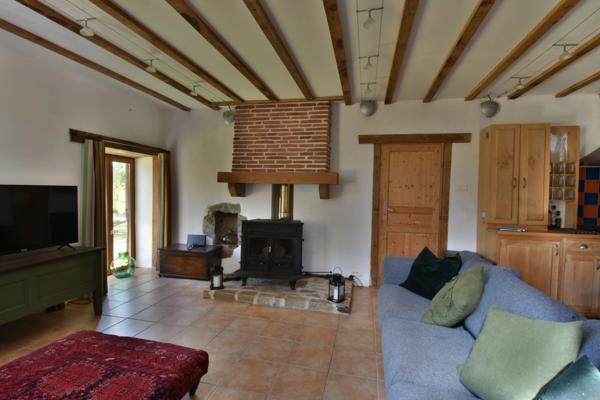 Ensemble de 3 maisons avec grande piscine, dans son écrin de verdure de 2,5 hectares