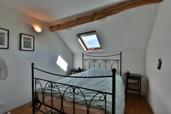 Ensemble de 3 maisons avec grande piscine, dans son écrin de verdure de 2,5 hectares