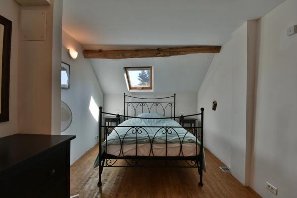 Ensemble de 3 maisons avec grande piscine, dans son écrin de verdure de 2,5 hectares