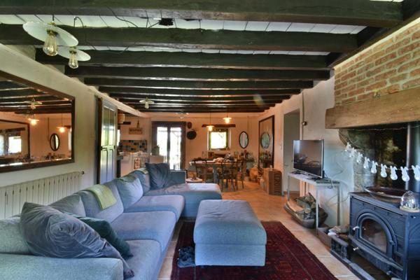 Ensemble de 3 maisons avec grande piscine, dans son écrin de verdure de 2,5 hectares