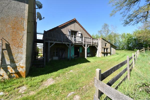 Ensemble de 3 maisons avec grande piscine, dans son écrin de verdure de 2,5 hectares