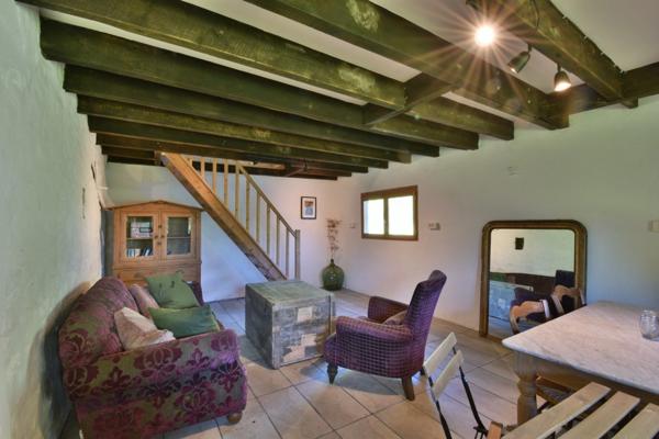 Ensemble de 3 maisons avec grande piscine, dans son écrin de verdure de 2,5 hectares