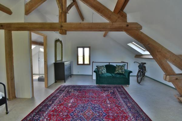 Ensemble de 3 maisons avec grande piscine, dans son écrin de verdure de 2,5 hectares