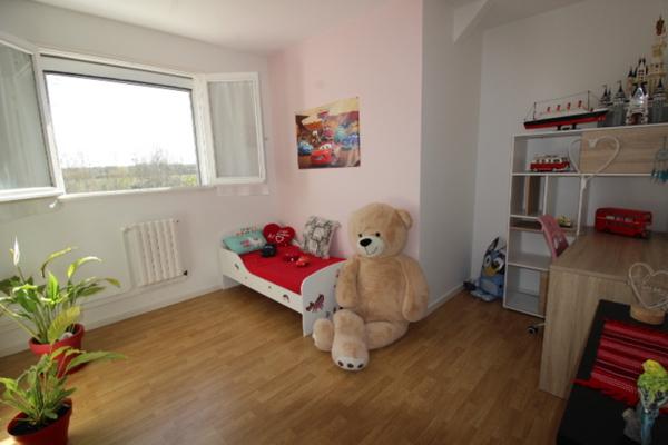 Maison Chatellerault 10 pièce(s) 141 m2