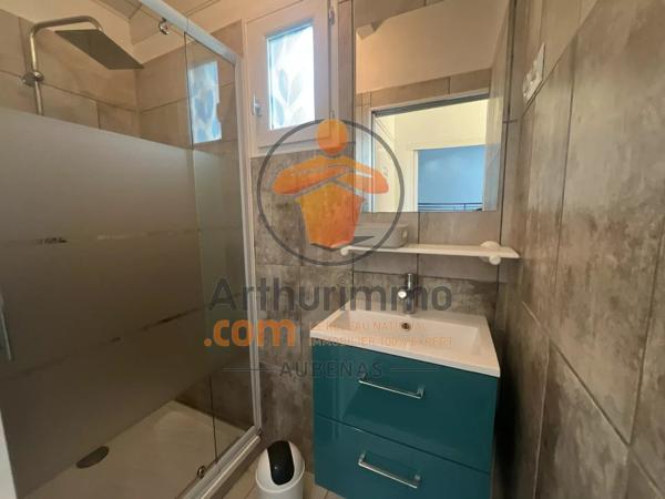Vente                                                      Maison
                        
                     5 pièces                      197 m2                     à Vallon-Pont-d'Arc