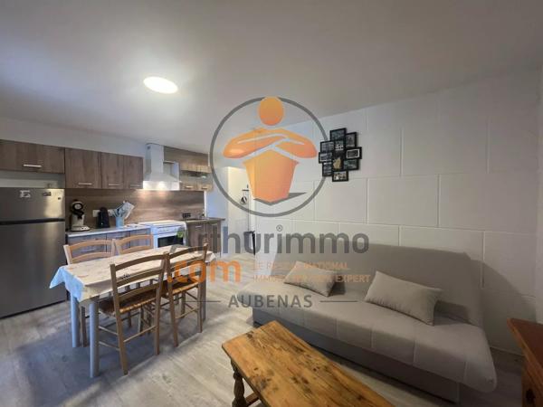 Vente                                                      Maison
                        
                     5 pièces                      197 m2                     à Vallon-Pont-d'Arc