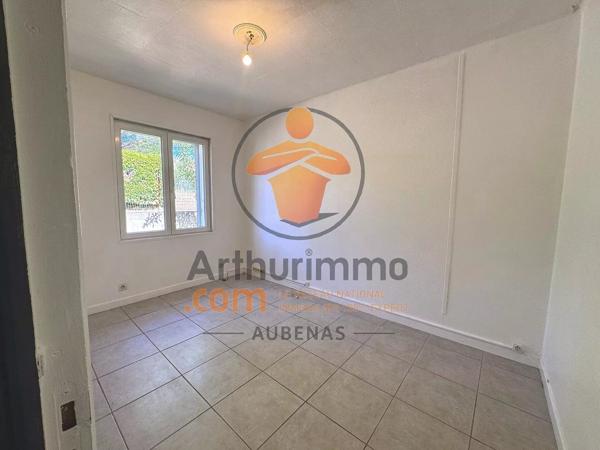 Vente                                                      Maison
                        
                     5 pièces                      197 m2                     à Vallon-Pont-d'Arc