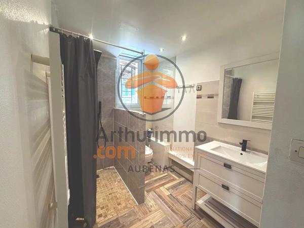 Vente                                                      Maison
                        
                     5 pièces                      197 m2                     à Vallon-Pont-d'Arc