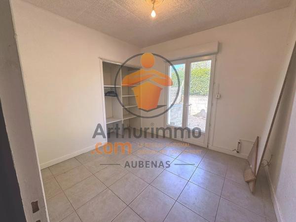Vente                                                      Maison
                        
                     5 pièces                      197 m2                     à Vallon-Pont-d'Arc