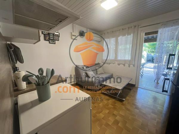 Vente                                                      Maison
                        
                     5 pièces                      197 m2                     à Vallon-Pont-d'Arc