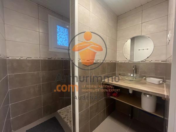 Vente                                                      Maison
                        
                     5 pièces                      197 m2                     à Vallon-Pont-d'Arc