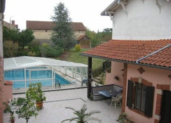 Maison à vendre    7 pièces •  Roquefort