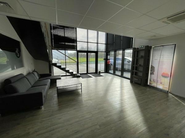 Bureaux - A LOUER - NOYAL SUR VILAINE (réf : 35.6576)