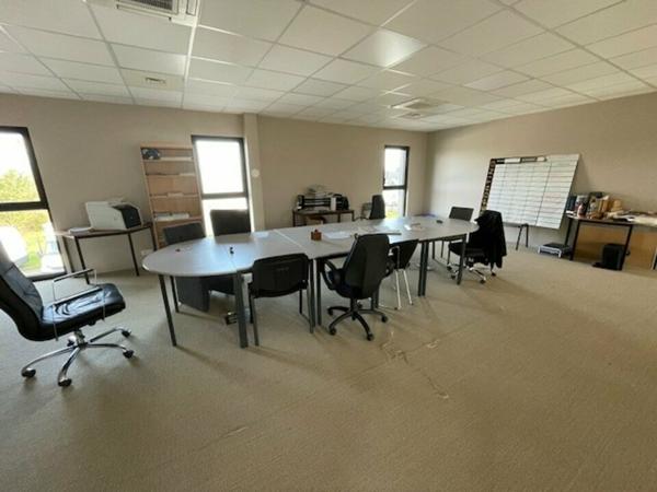 Bureaux - A LOUER - NOYAL SUR VILAINE (réf : 35.6576)