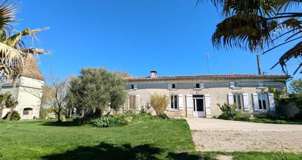 Authentique Corps de Ferme à l’Est de Barbezieux