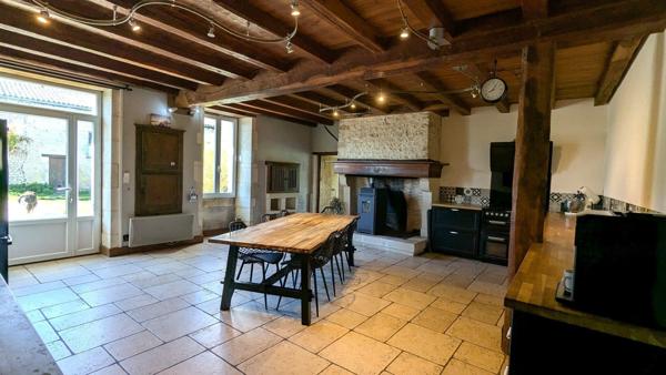 Authentique Corps de Ferme à l’Est de Barbezieux