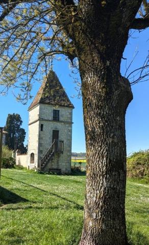 Authentique Corps de Ferme à l’Est de Barbezieux