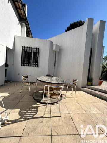 Maison à vendre 9 pièces 213 m² Aubagne