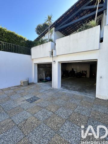 Maison à vendre 9 pièces 213 m² Aubagne
