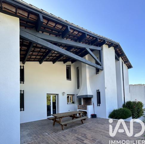 Maison à vendre 9 pièces 213 m² Aubagne