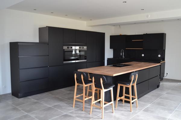 Entre Cognac et Matha (16) - Belle maison charentaise, entièrement rénovée, d'environ 300m² habitables. Cognac (16100)