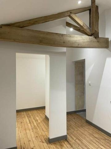 Entre Cognac et Matha (16) - Belle maison charentaise, entièrement rénovée, d'environ 300m² habitables. Cognac (16100)