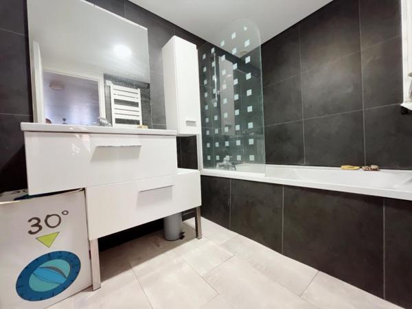Magnifique appartement duplex de type T2 de 54 m² au 3 et 4 eme étage et dernier sans ascenseur avec terrasse