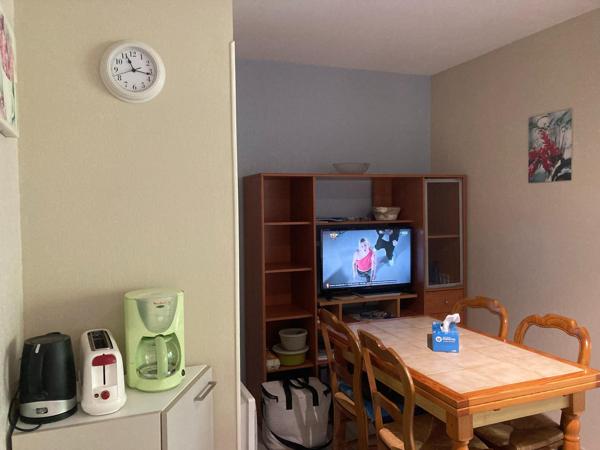 APPARTEMENT T2 MEUBLE RENOVE ET CLIMATISE 27m2