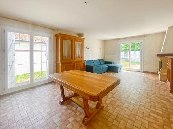 Arès (33740) À acheter à Arès, maison 4 pièces avec jardin, veranda, terrasse