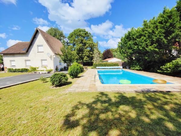 Pavillon T6, piscine, pompe à chaleur, garage 53m²