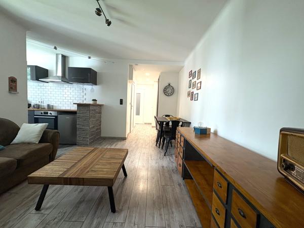 Appartement
         2 pièces
        - 39 m² 197 000 € *