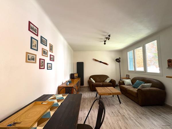 Appartement
         2 pièces
        - 39 m² 197 000 € *