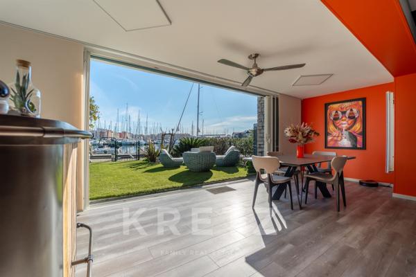 Marina réhabilitée sur le port