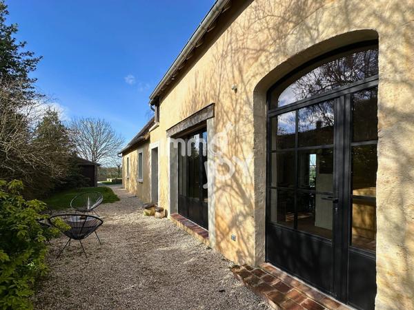 A 10 mn de Belleme , en hameau, maison percheronne entièrement rénovée avec vue dégagée...