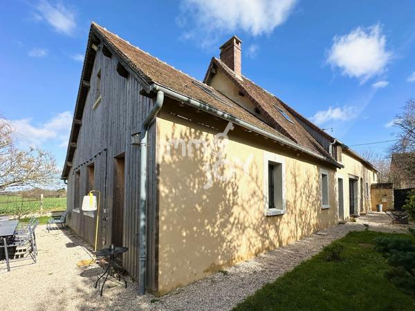 A 10 mn de Belleme , en hameau, maison percheronne entièrement rénovée avec vue dégagée...