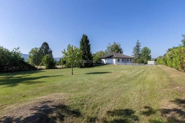 Vente                                                      Maison
                        
                     5 pièces                      124 m2                     à Belley