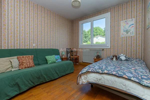Vente                                                      Maison
                        
                     5 pièces                      124 m2                     à Belley