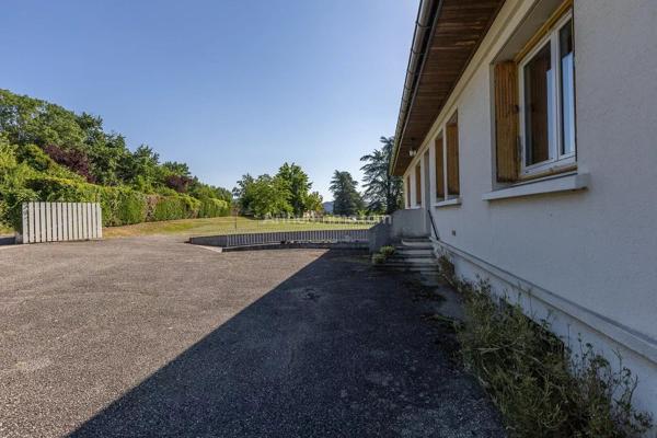 Vente                                                      Maison
                        
                     5 pièces                      124 m2                     à Belley