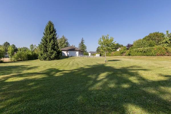 Vente                                                      Maison
                        
                     5 pièces                      124 m2                     à Belley