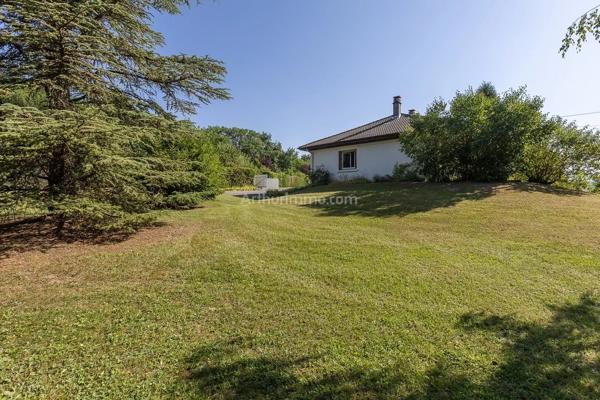 Vente                                                      Maison
                        
                     5 pièces                      124 m2                     à Belley
