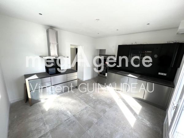 Maison à SAINT-CHRISTOPHE-DU-BOIS, 49280 - 7 pièces 150m²