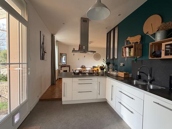 A vendre Superbe Maison de ville quartier prisé de Périgueux avec piscine et garage