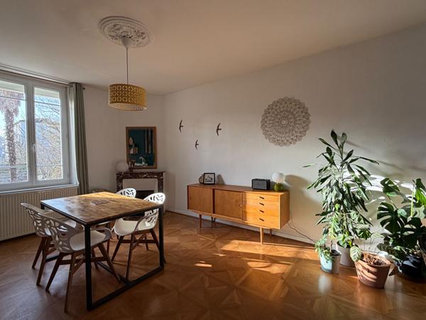 A vendre Superbe Maison de ville quartier prisé de Périgueux avec piscine et garage